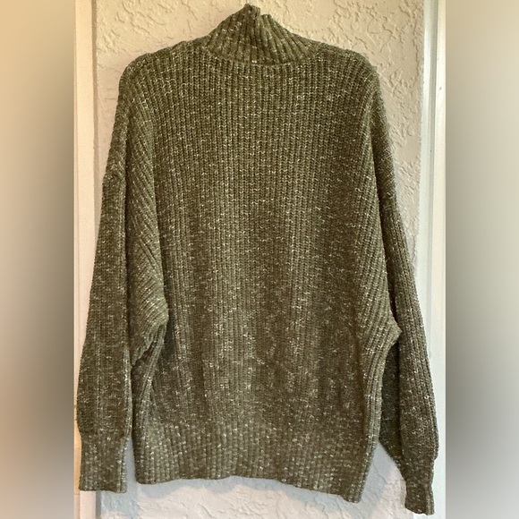 OFFLINE By Aerie Olive Green & White Chillside 3/4 Zipper Sweater - Picture 5 of 9
